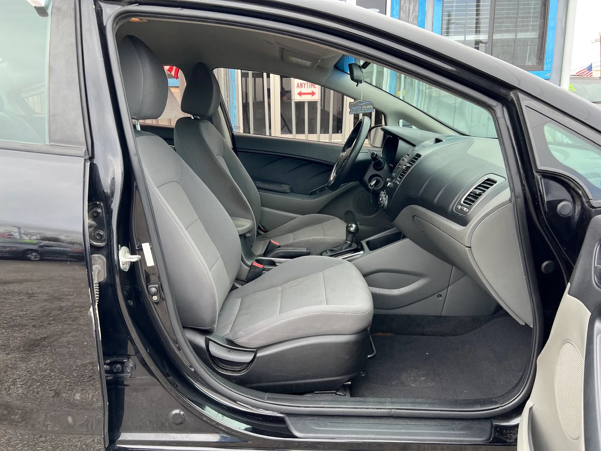 Used 2018 Kia Forte LX FWD image 12