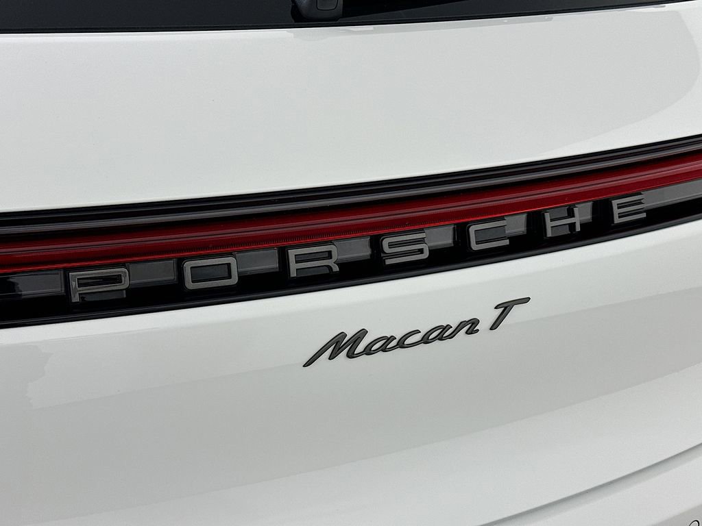 Certified 2026 Porsche Macan Turbo AWD/4WD image 35