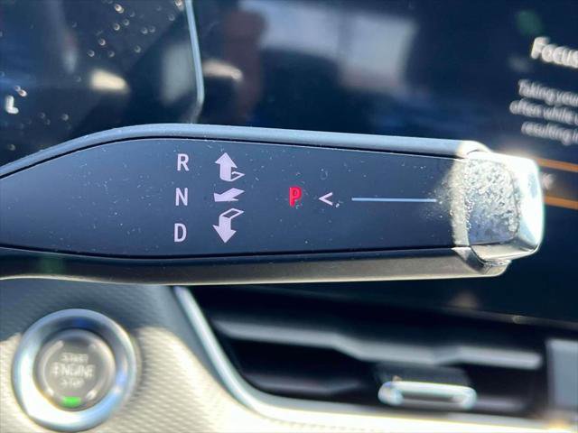 Used 2025 Chevrolet Equinox LT w/ Safety and Technology Package image 22