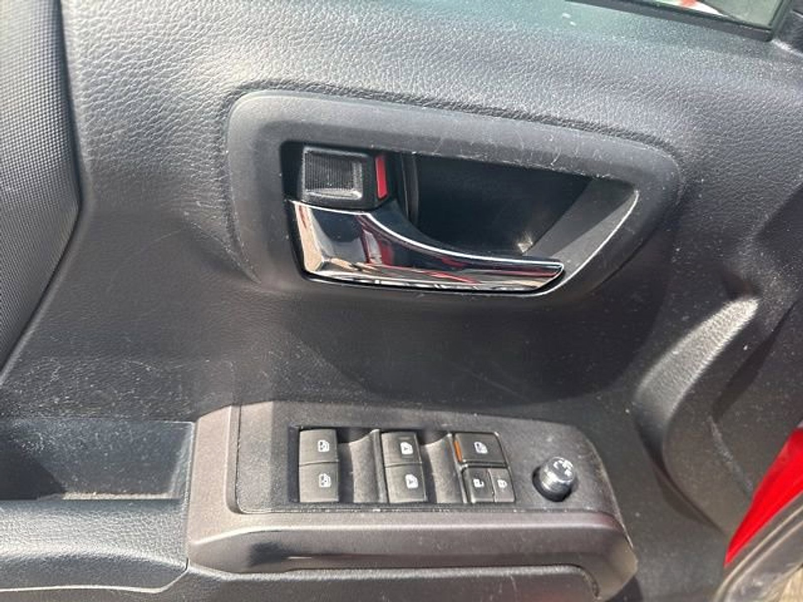 Used 2017 Toyota Tacoma TRD Sport image 15