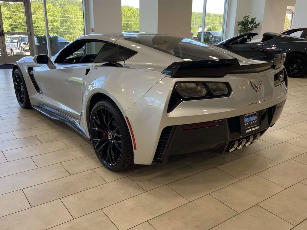 Used 2015 Chevrolet Corvette Z06 w/ 3LZ Preferred Equipment Group RWD image 5