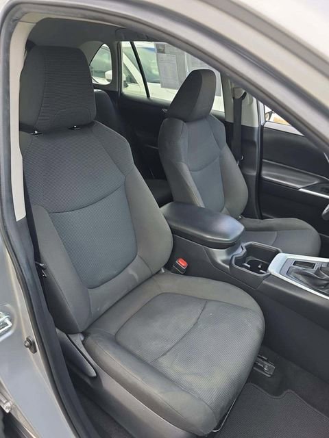 Used 2022 Toyota RAV4 LE image 14