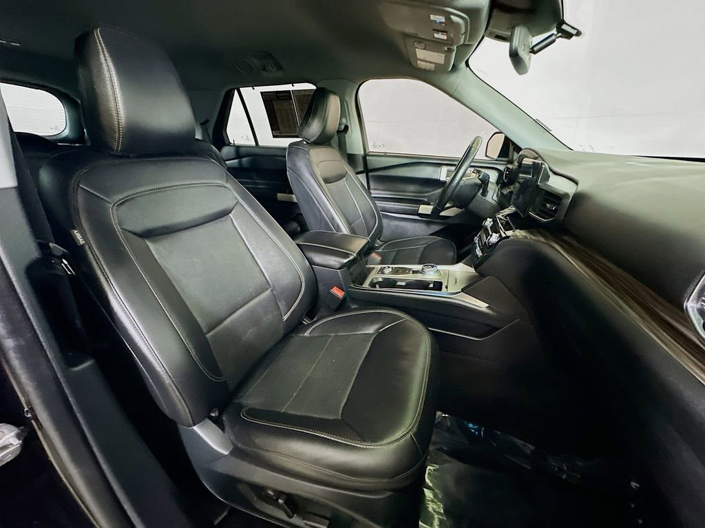 Used 2021 Ford Explorer Limited w/ Equipment Group 301A image 12