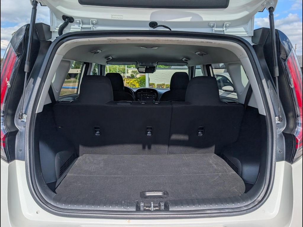 Used 2024 Kia Soul LX FWD image 20