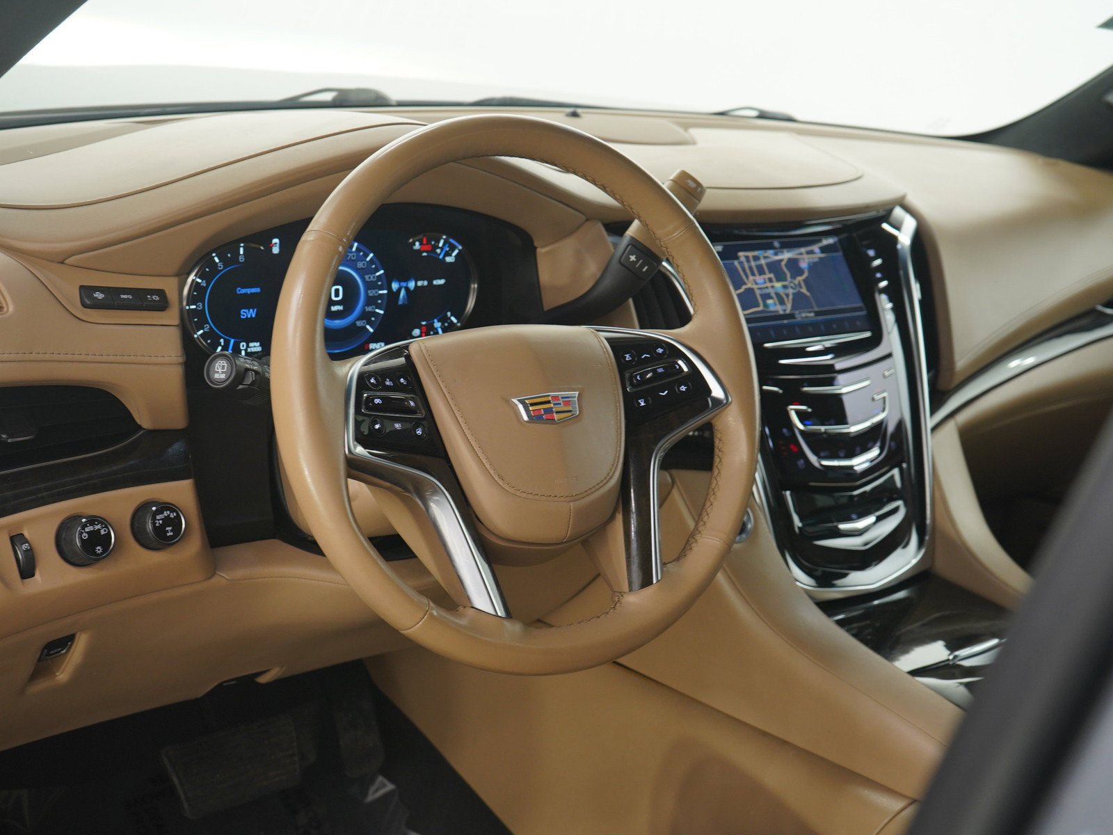 Used 2019 Cadillac Escalade Platinum AWD/4WD image 27