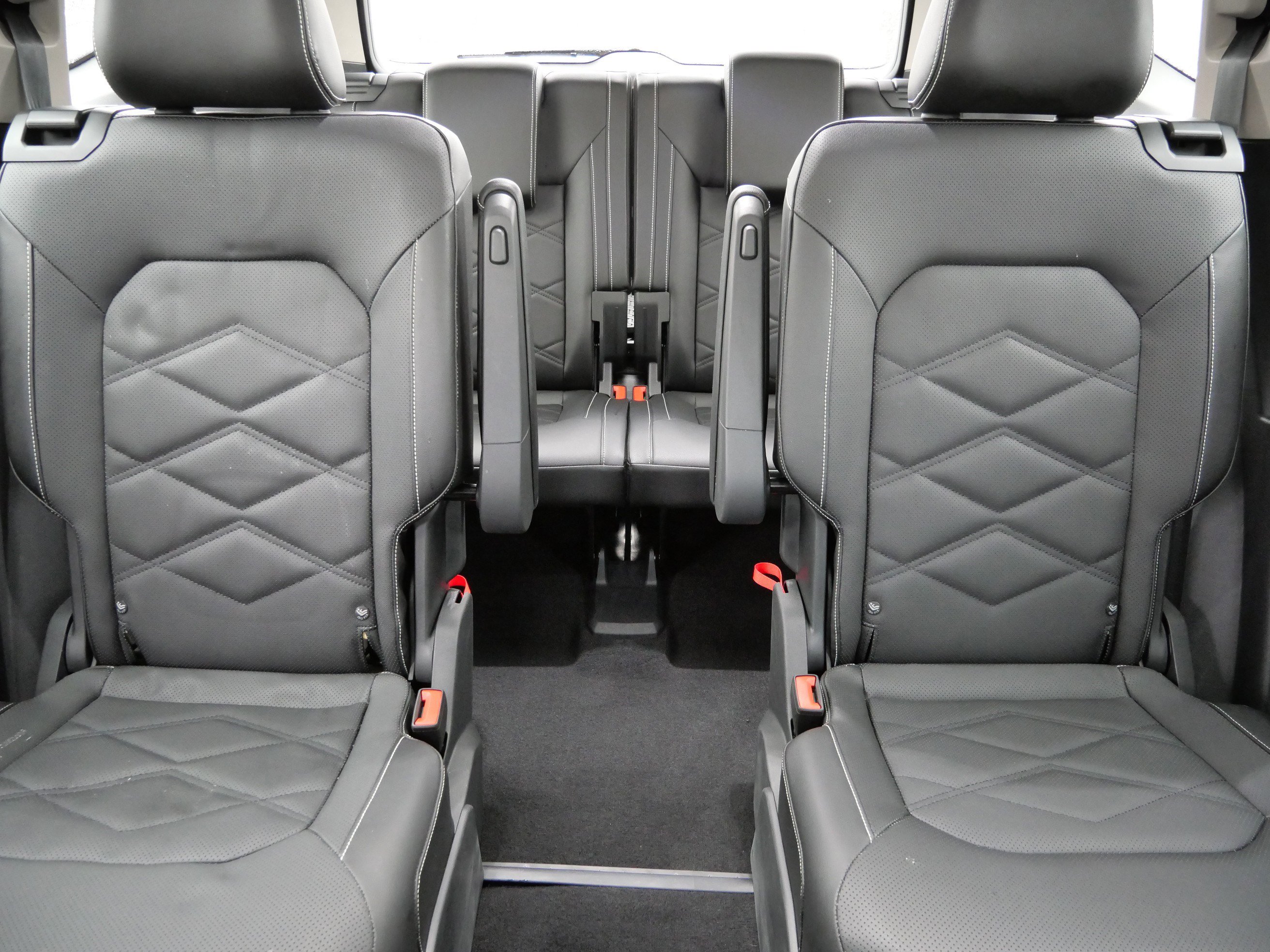 Certified 2024 Volkswagen Atlas SE image 13