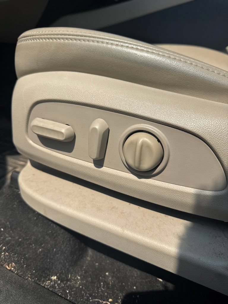 Used 2018 Buick Enclave Essence FWD image 14
