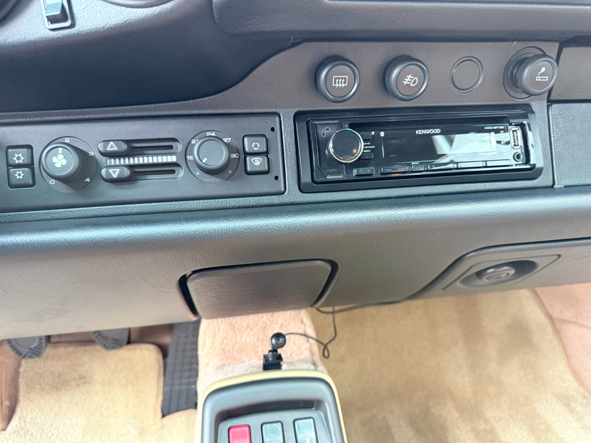 Used 1997 Porsche 911 Carrera RWD image 29