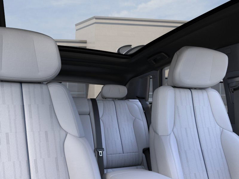 New 2025 Cadillac Lyriq Luxury image 24