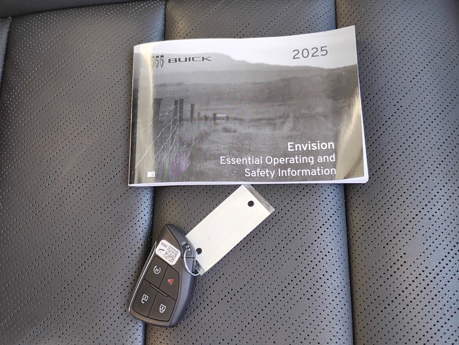 Used 2025 Buick Envision Sport Touring image 38