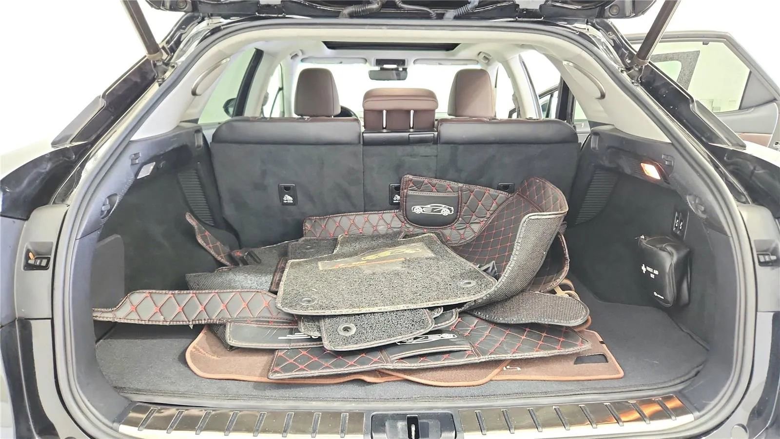 Used 2019 Lexus RX 450h AWD w/ Luxury Package image 19