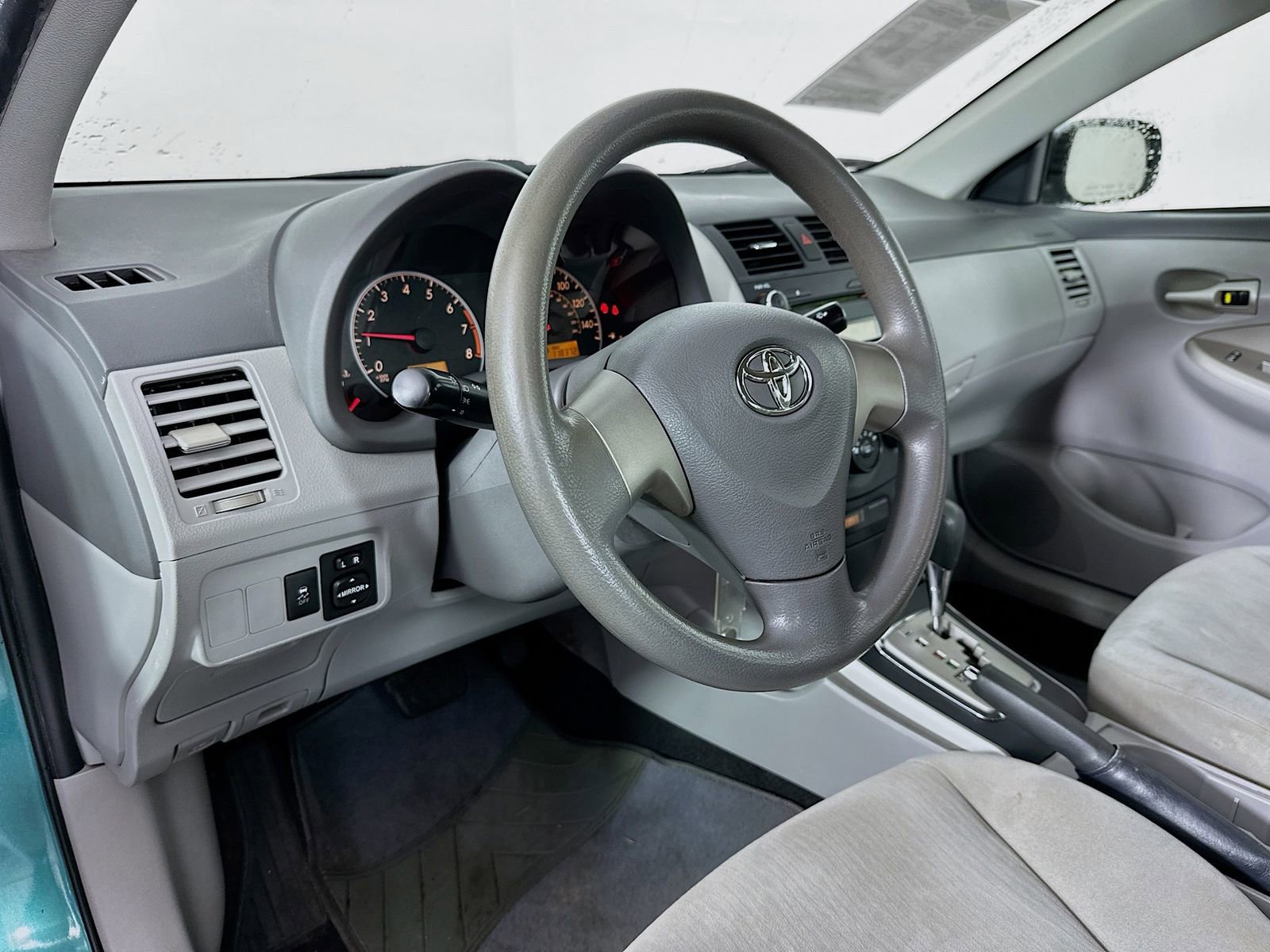 Used 2010 Toyota Corolla LE image 10