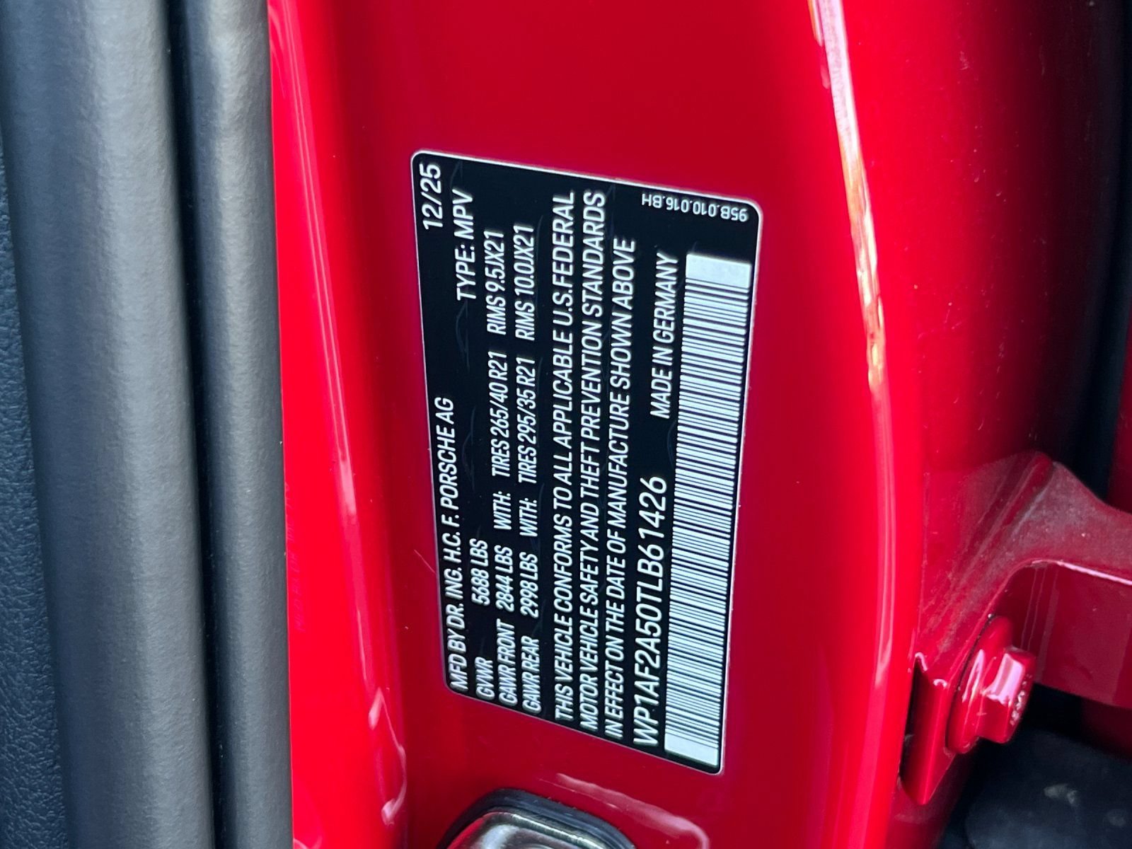 Certified 2026 Porsche Macan GTS AWD/4WD image 30