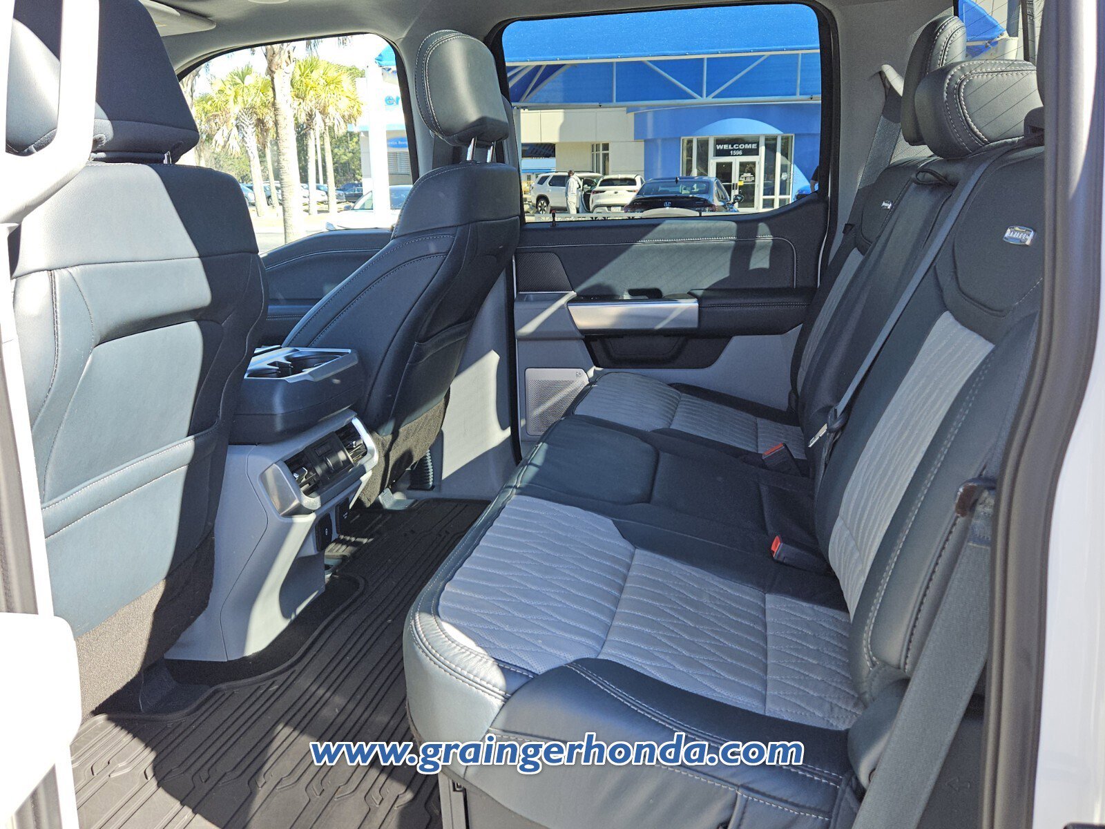 Used 2023 Ford F150 Limited image 11