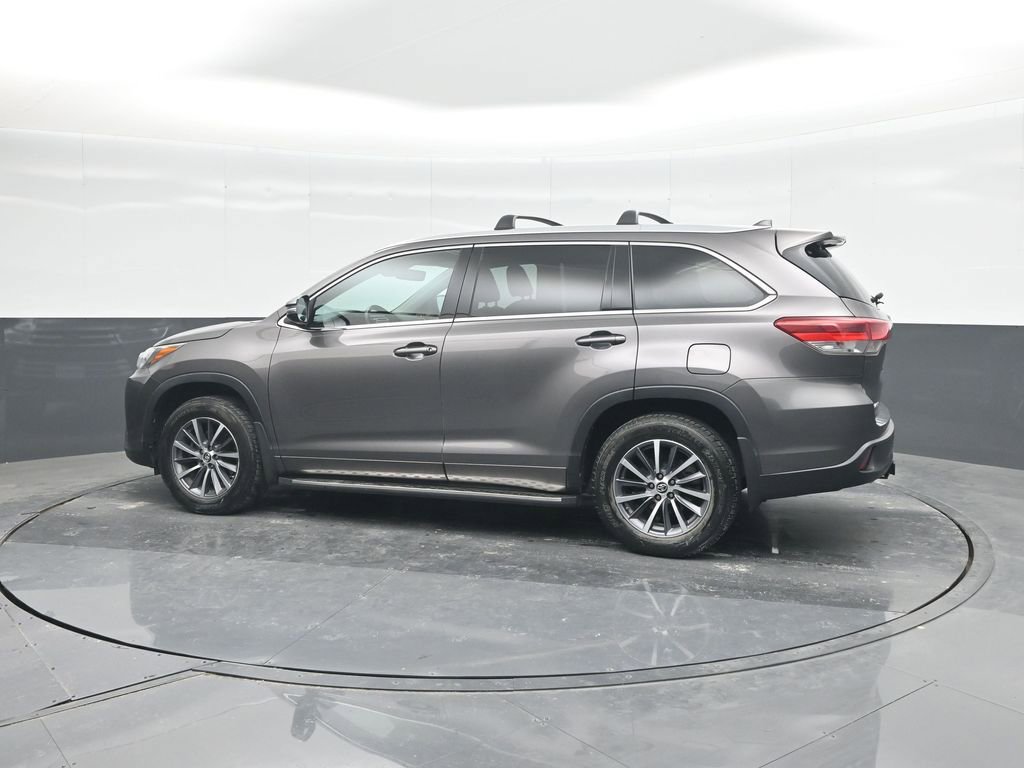 Used 2017 Toyota Highlander XLE image 23