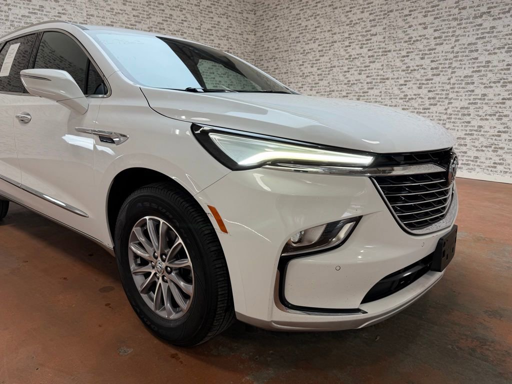 Used 2024 Buick Enclave Premium image 7