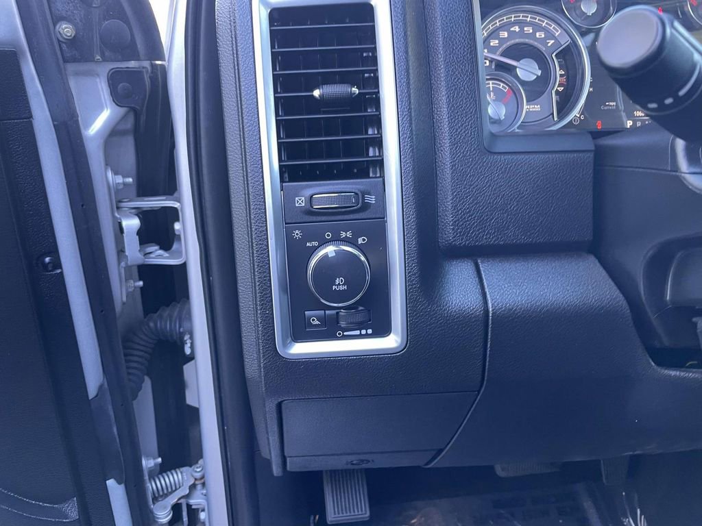 Used 2017 RAM 1500 Limited image 30