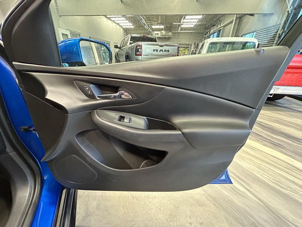 Used 2017 Chevrolet Volt LT w/ Comfort Package FWD image 36