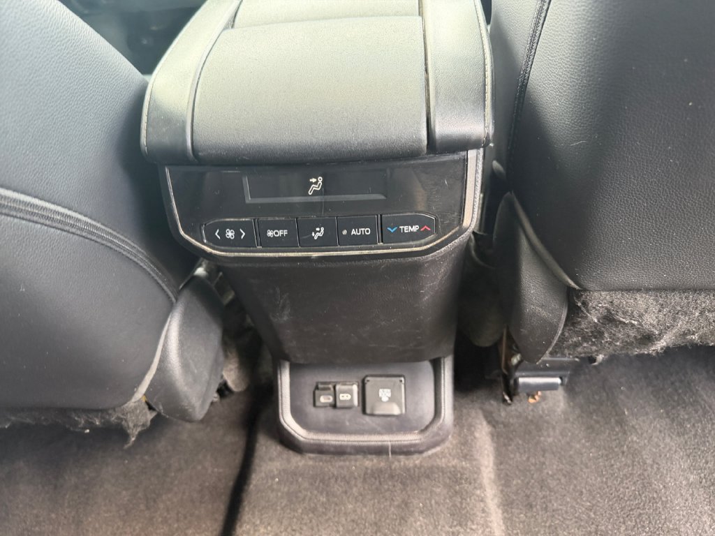 Used 2023 Toyota Highlander Limited AWD/4WD image 22