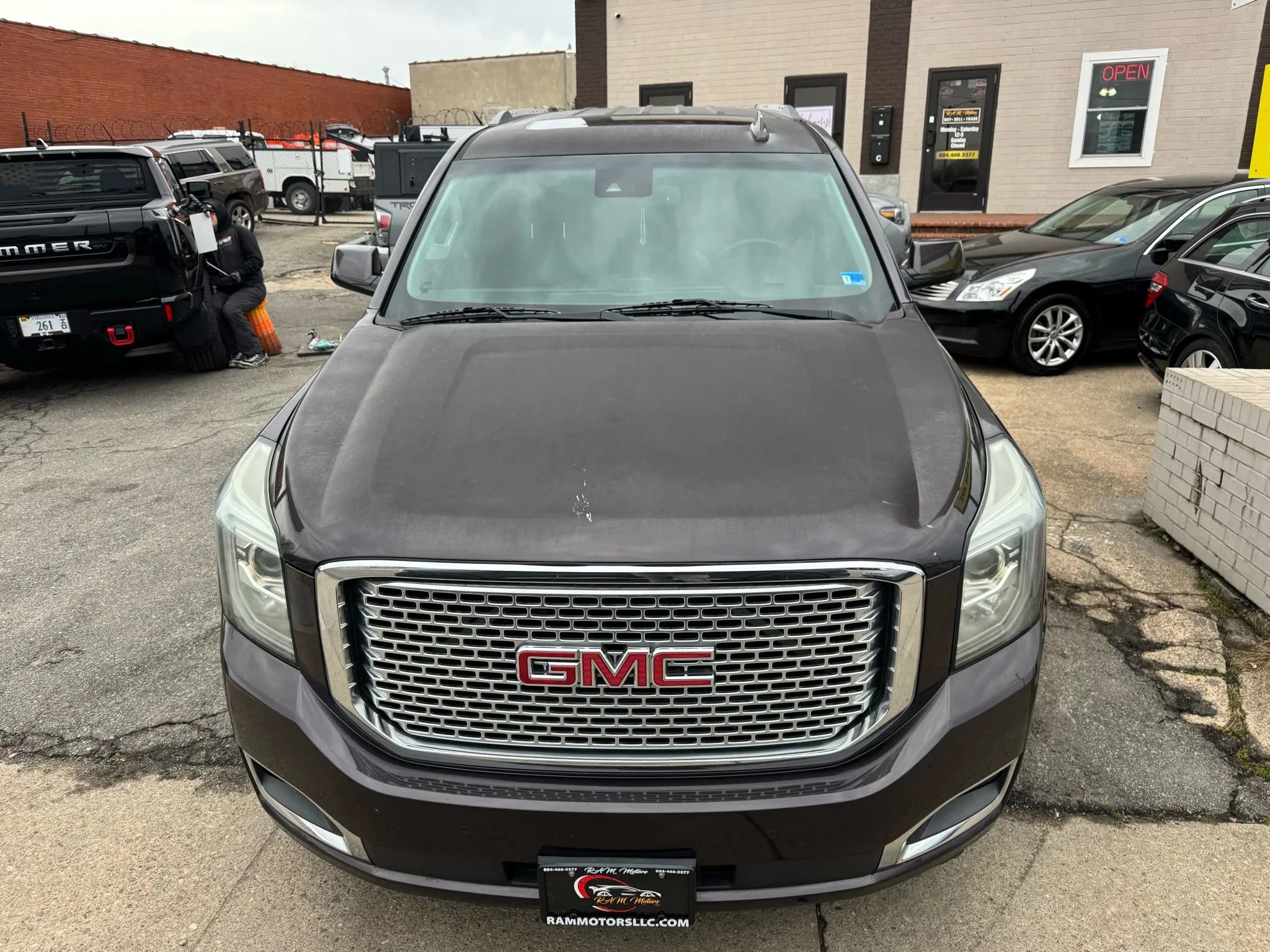Used 2015 GMC Yukon Denali w/ Open Road Package image 9