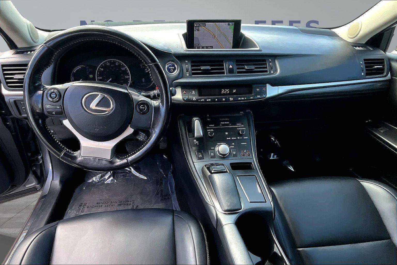 Used 2015 Lexus CT 200h w/ Navigation Package FWD image 7