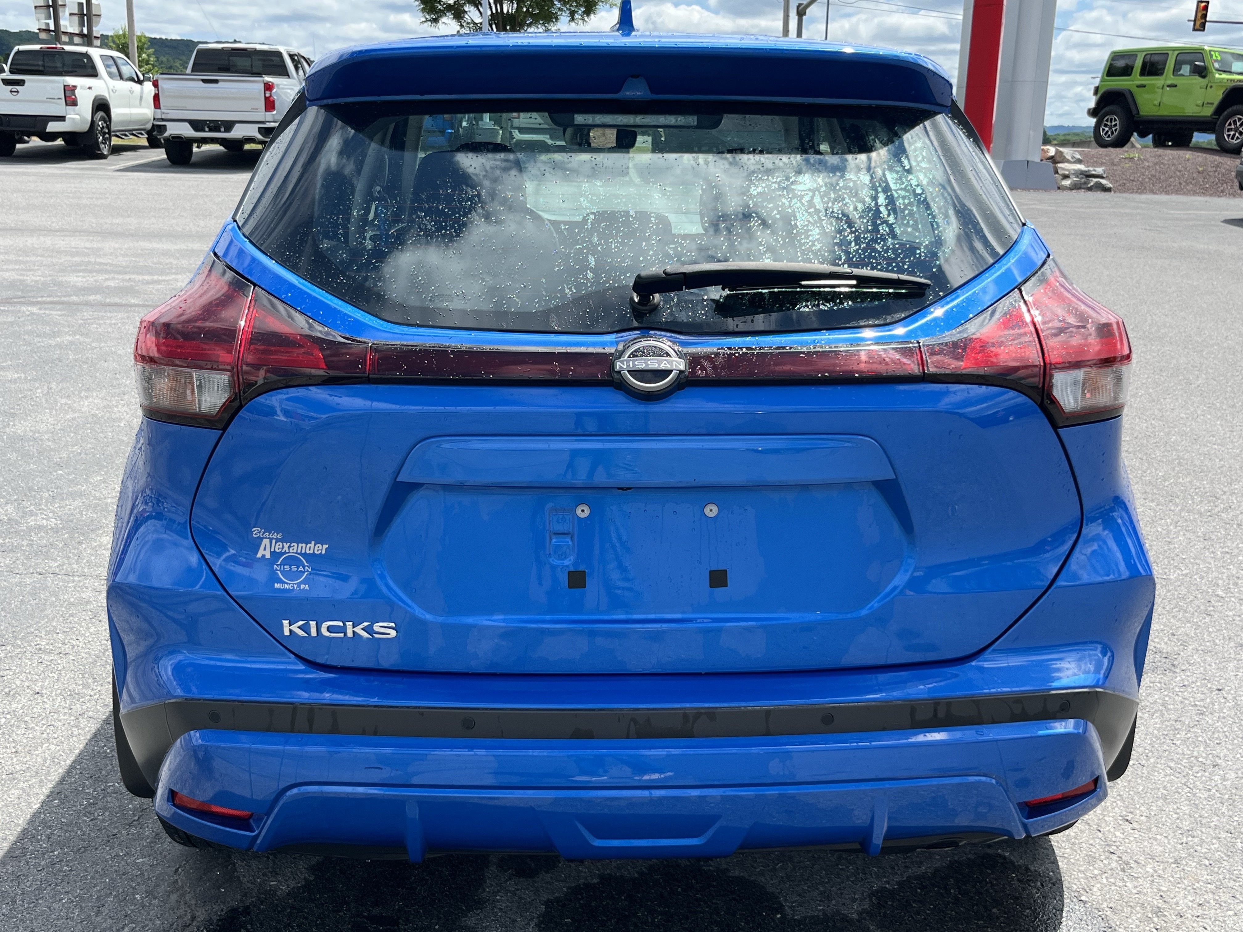 Used 2022 Nissan Kicks S w/ Interior Electronics Package FWD image 6