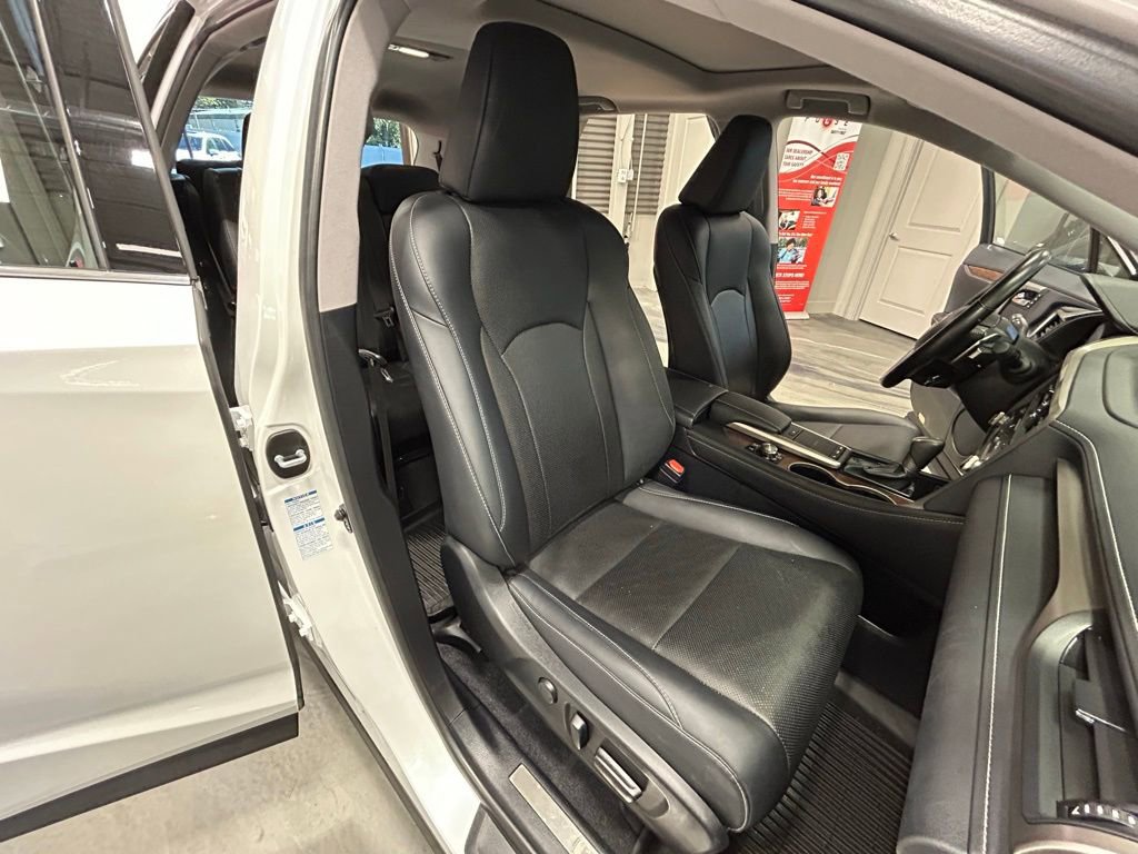 Used 2021 Lexus RX 350L Premium w/ Premium Package image 5