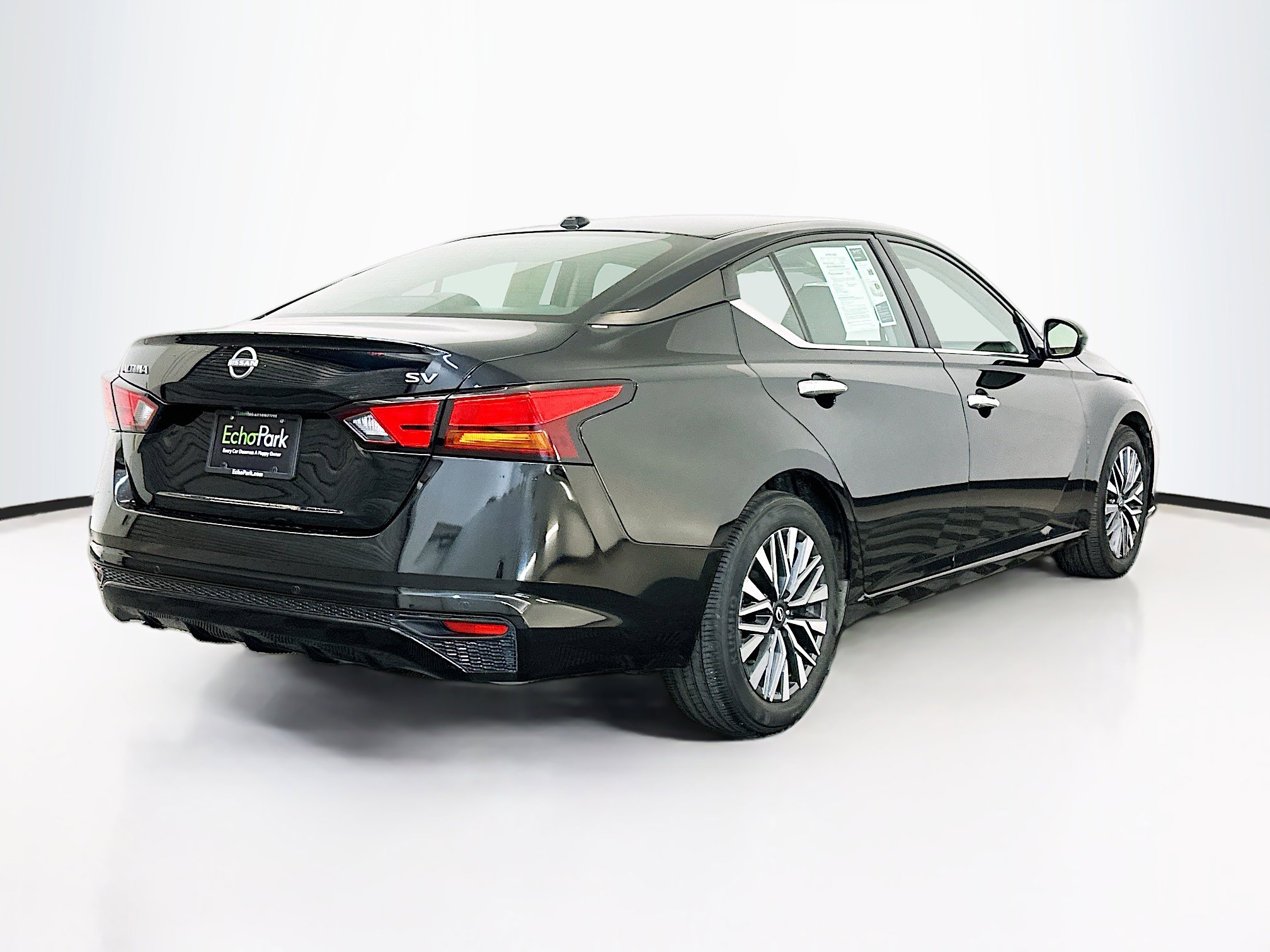 Used 2024 Nissan Altima 2.5 SV image 9