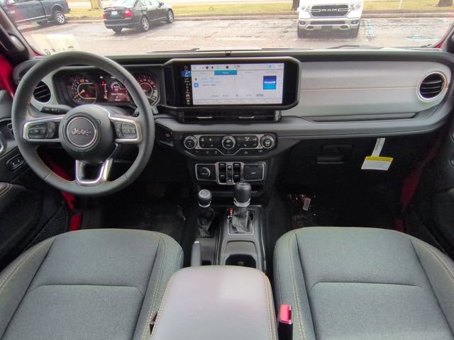 Used 2024 Jeep Wrangler Unlimited Sahara w/ Technology Group AWD/4WD image 23