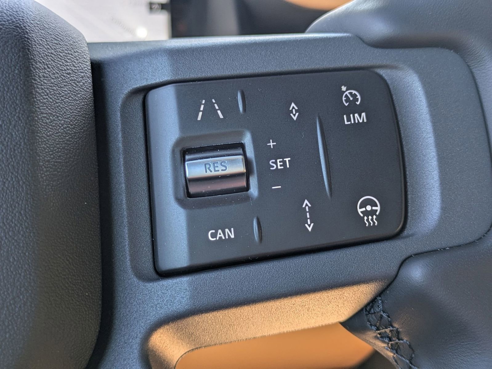 New 2026 Land Rover Defender 110 X-Dynamic SE AWD/4WD image 18