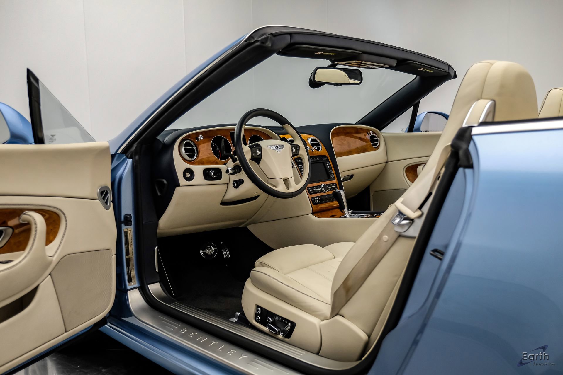 Used 2011 Bentley Continental GTC image 40