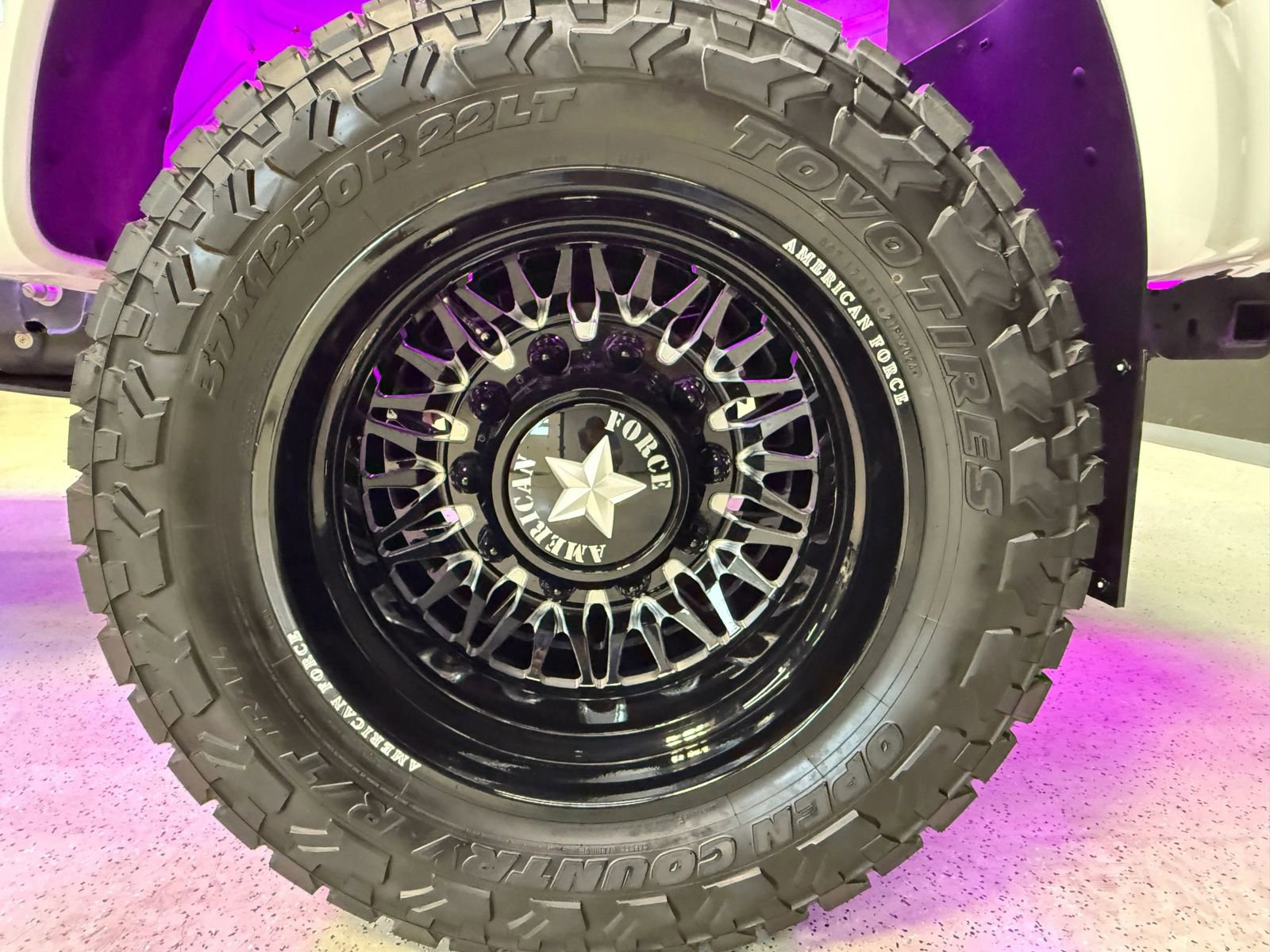 Used 2024 Ford F450 Limited w/ FX4 Off-Road Package image 52