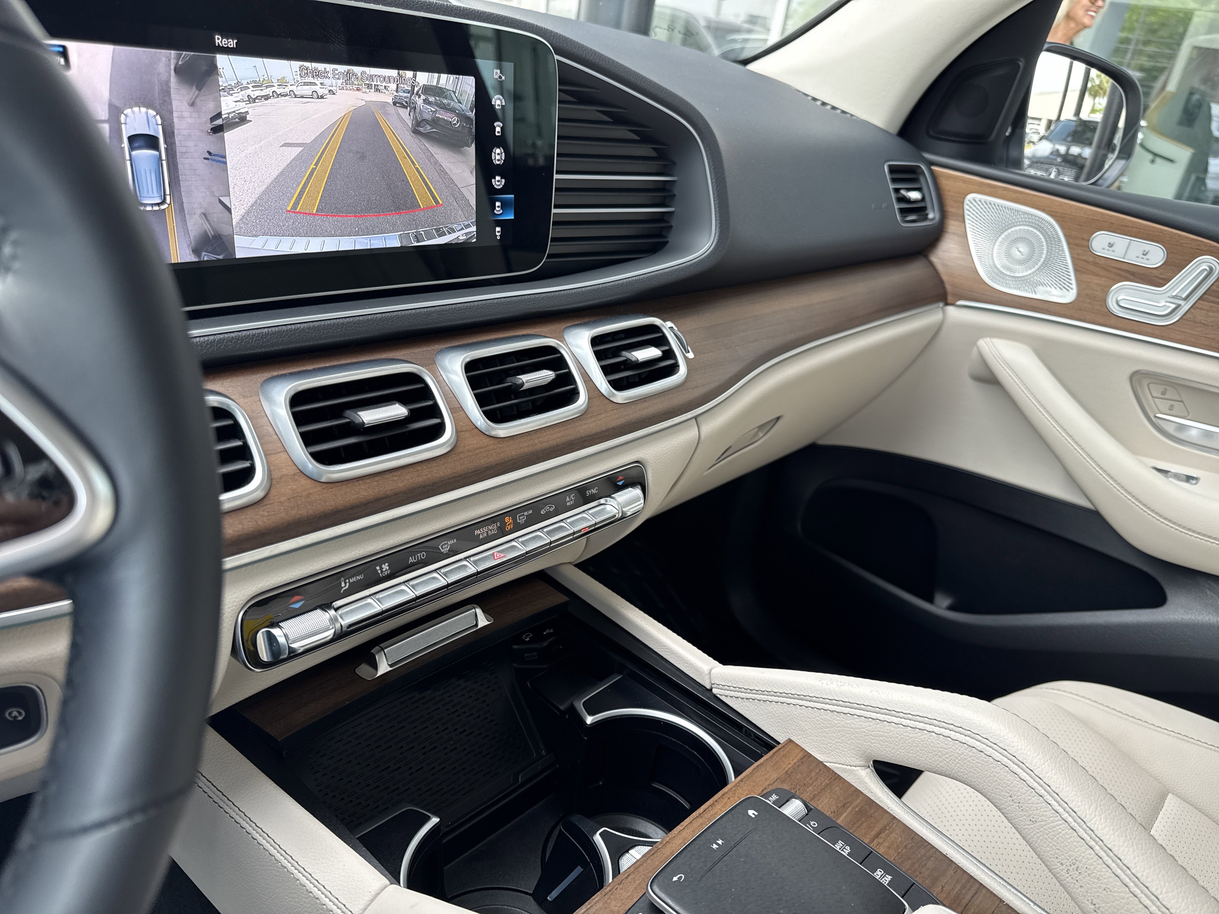 Used 2023 Mercedes-Benz GLE 450 4MATIC image 9