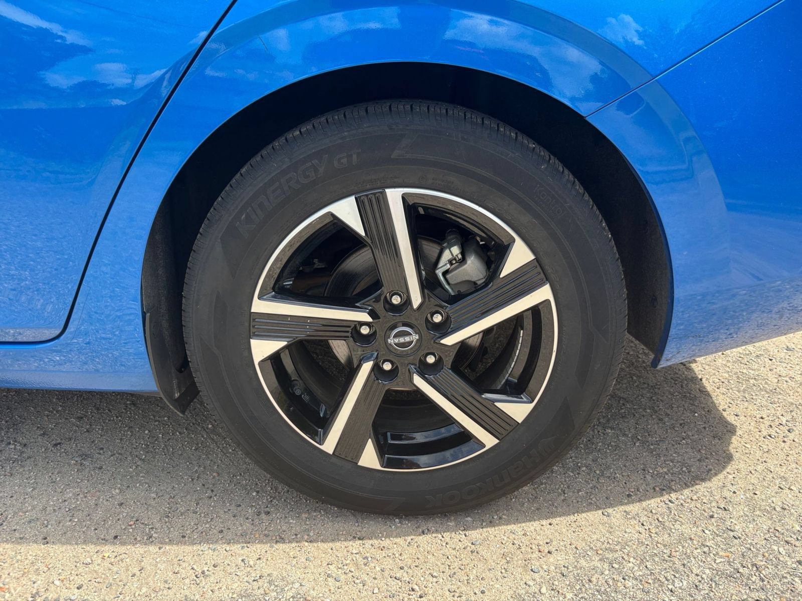 Used 2025 Nissan Sentra SV FWD image 27