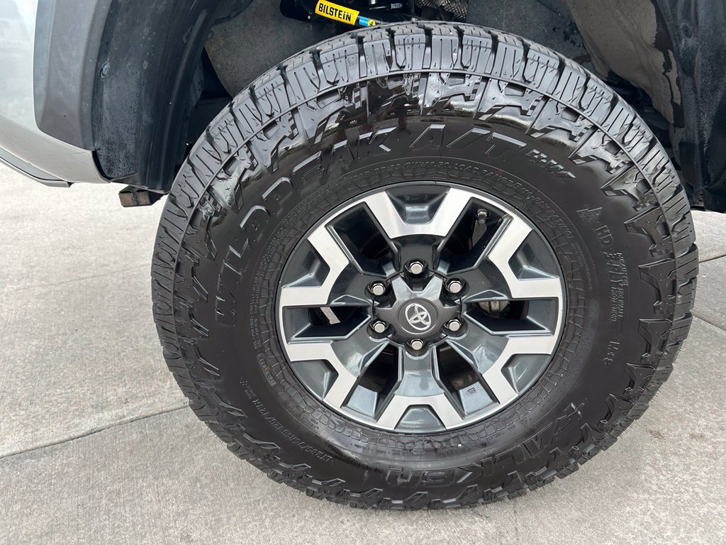 Used 2017 Toyota Tacoma TRD Off-Road w/ Tow Package AWD/4WD image 33
