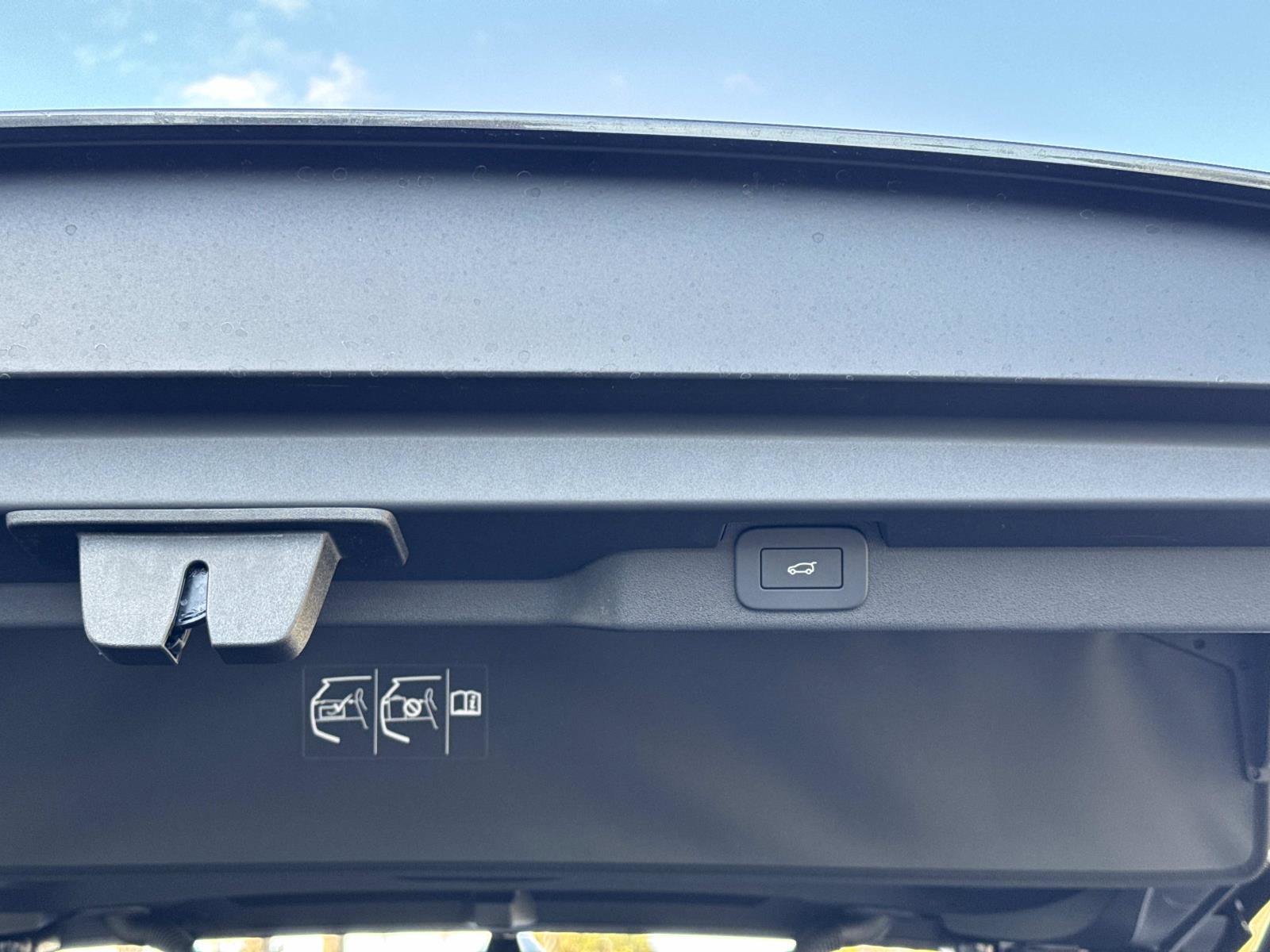 New 2026 Land Rover Discovery S AWD/4WD image 12
