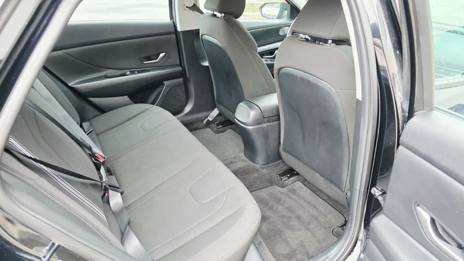 Used 2023 Hyundai Elantra SEL w/ Cargo Package image 12