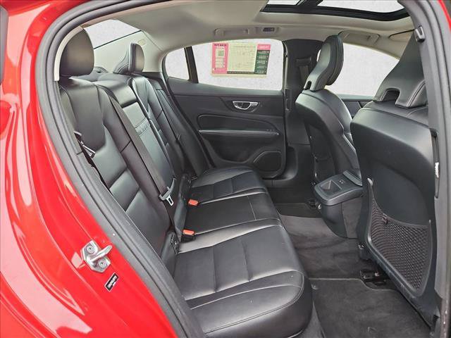 Used 2020 Volvo S60 T6 Momentum AWD/4WD image 22