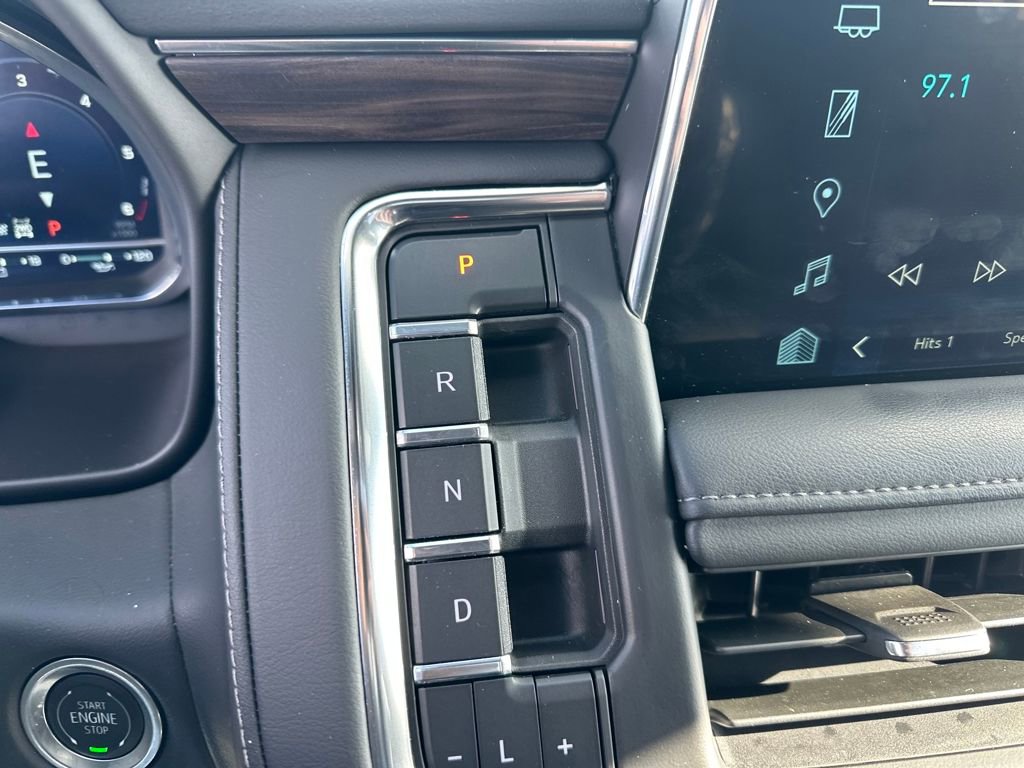 Used 2024 Chevrolet Tahoe Z71 w/ Luxury Package image 19