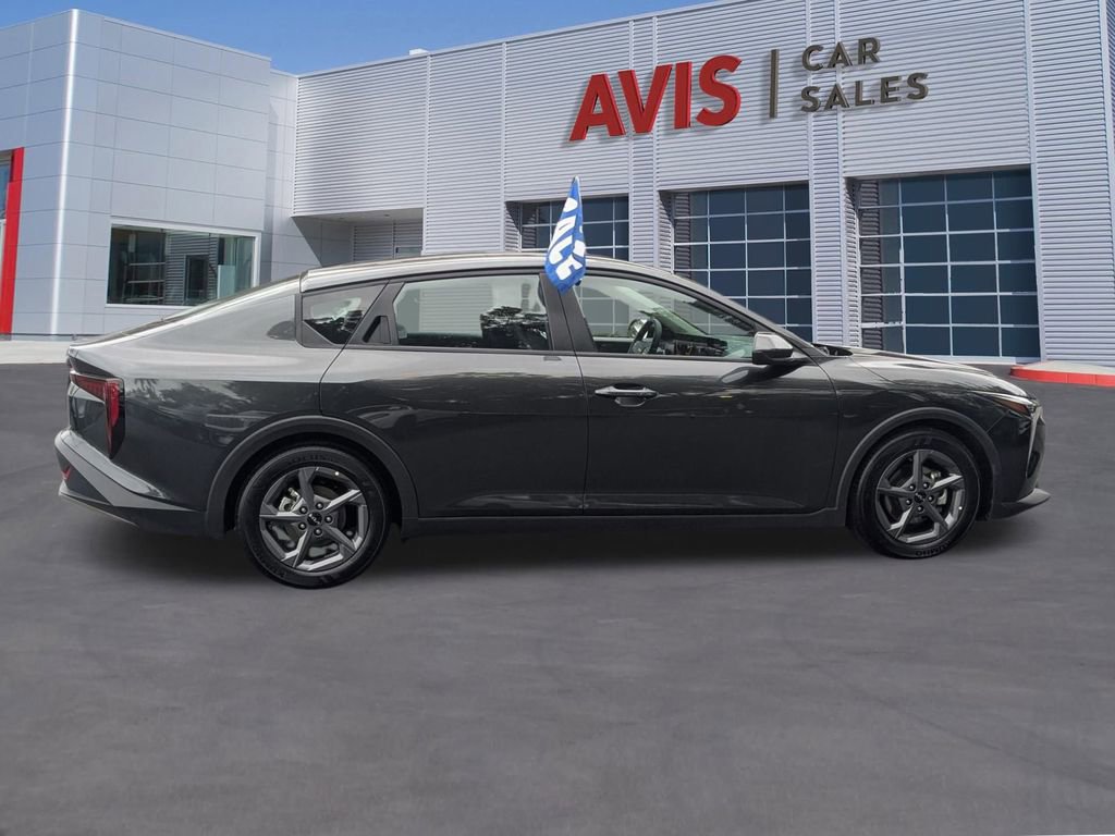 Used 2025 Kia K4 LXS image 5