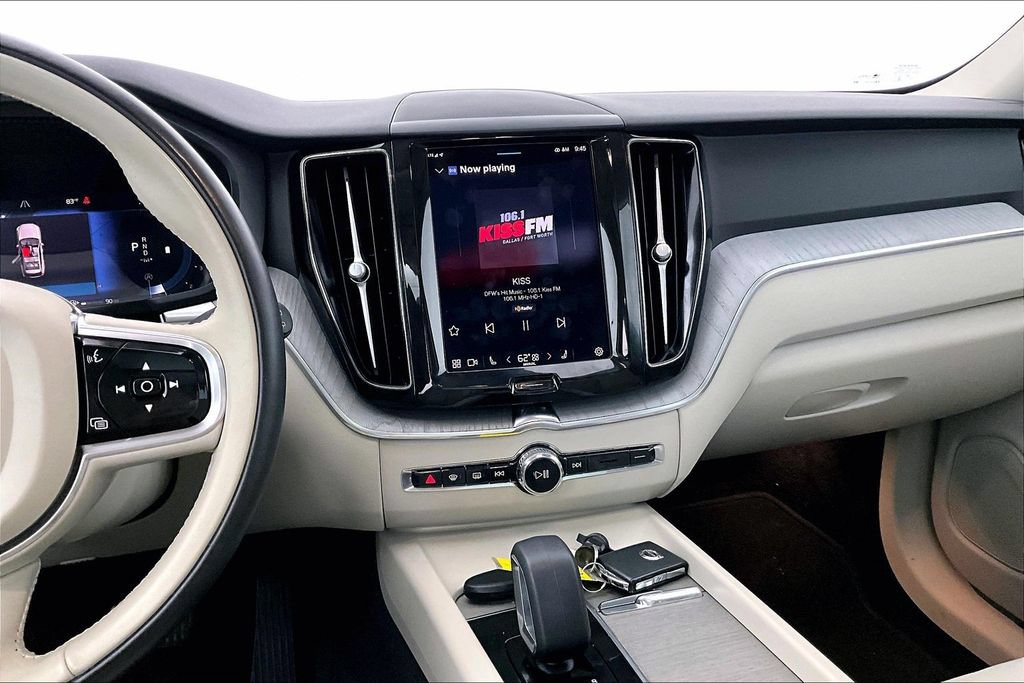 Used 2023 Volvo XC60 B5 Plus AWD/4WD image 7