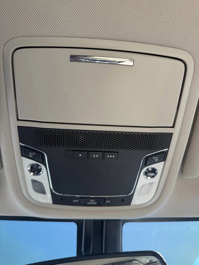 Used 2018 Honda Clarity Touring image 25