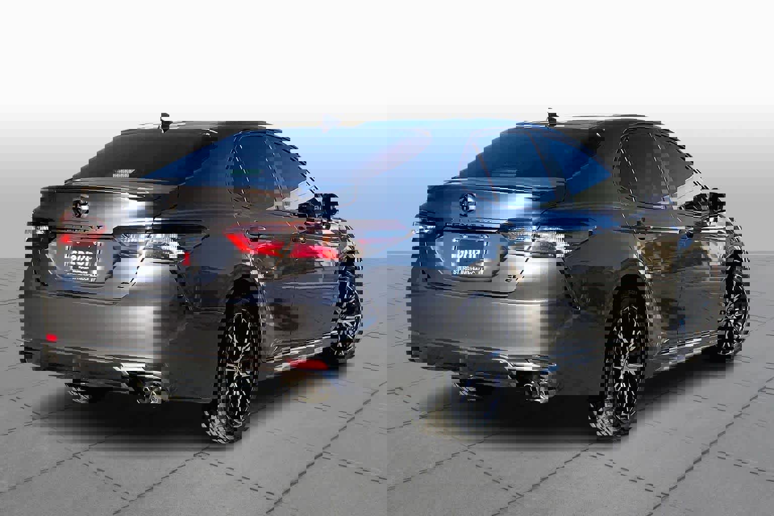 Used 2022 Toyota Camry SE image 12