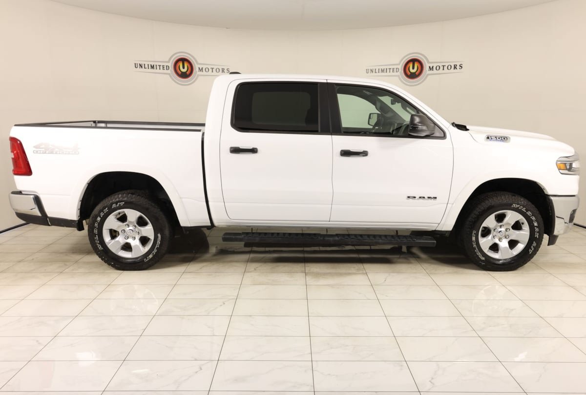 Used 2025 RAM 1500 Big Horn AWD/4WD image 2