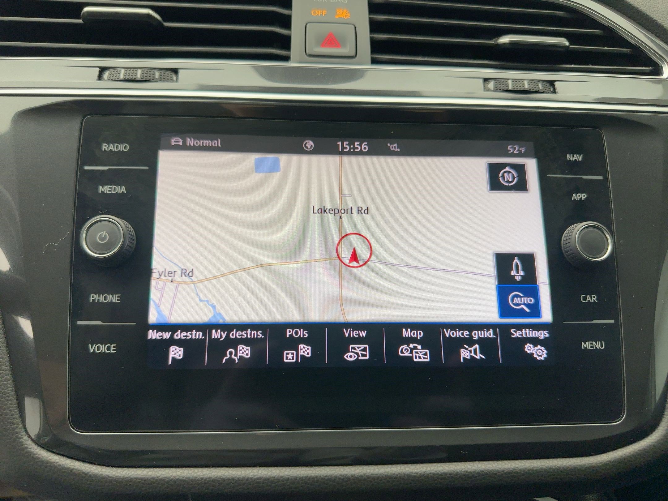 Used 2020 Volkswagen Tiguan SEL image 23