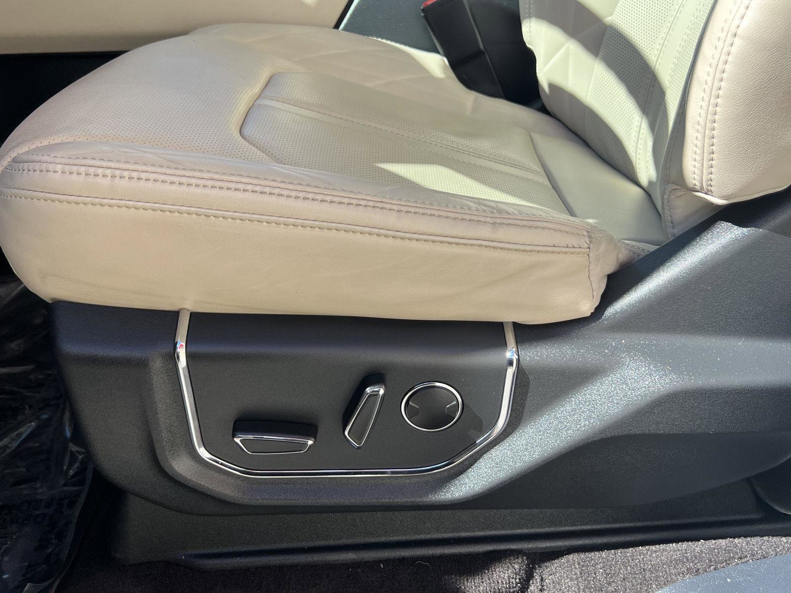 Used 2023 Ford Expedition Max Platinum image 28