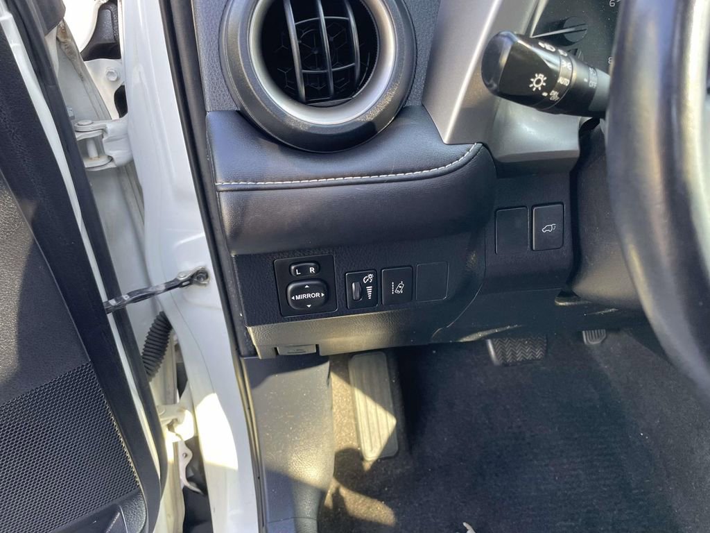 Used 2017 Toyota RAV4 XLE image 30