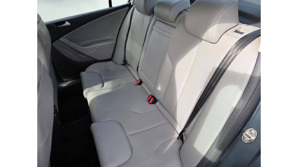 Used 2009 Volkswagen Passat Komfort FWD image 16