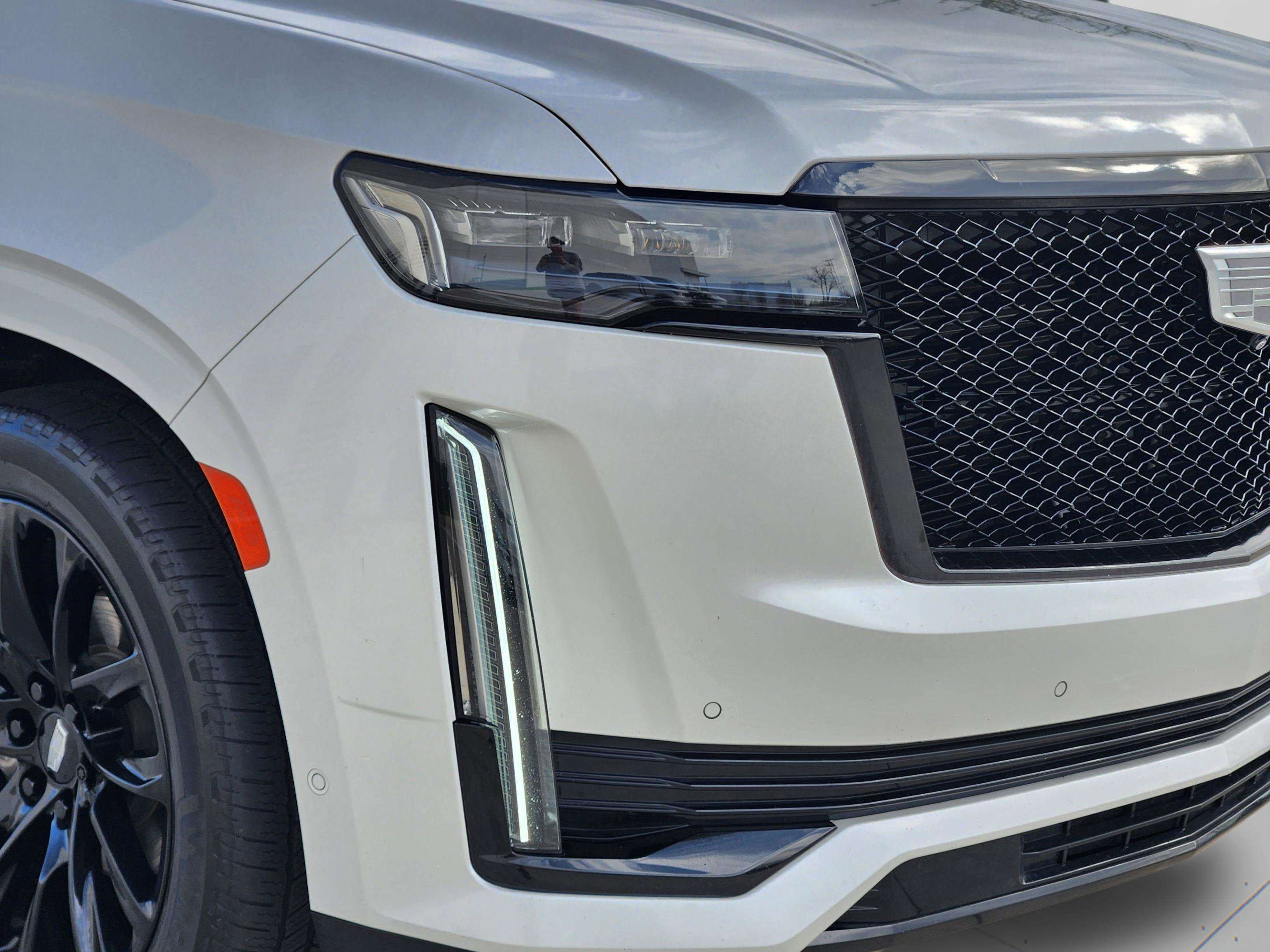 Used 2023 Cadillac Escalade ESV Sport w/ LPO, ONYX Package image 7