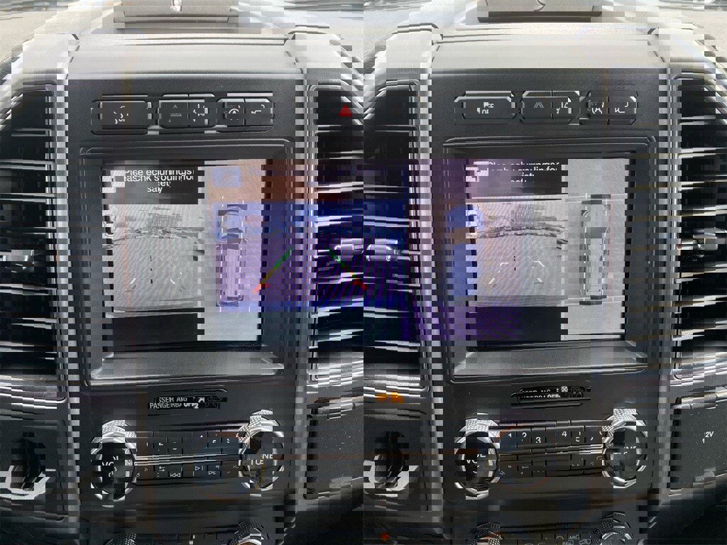 Used 2019 Ford Expedition Platinum image 17